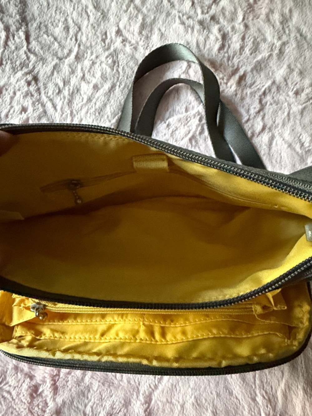 Baggallini Olive Gray “Everyday Bag” Nylon Crossbody Bag - Picture 3 of 4